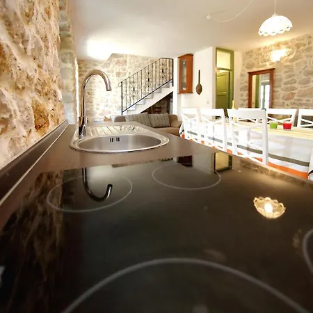 Kamena Villa Bibinje